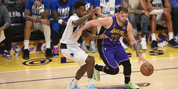 Luka Doncic gewinnt mit den Lakers in der NBA gegen sein Ex-Team, die Mavericks. Doncic Lakers Mavericks NBA