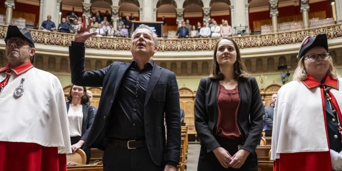 «Mister Kassensturz» - Ueli Schmezer jetzt als SP-Nationalrat vereidigt