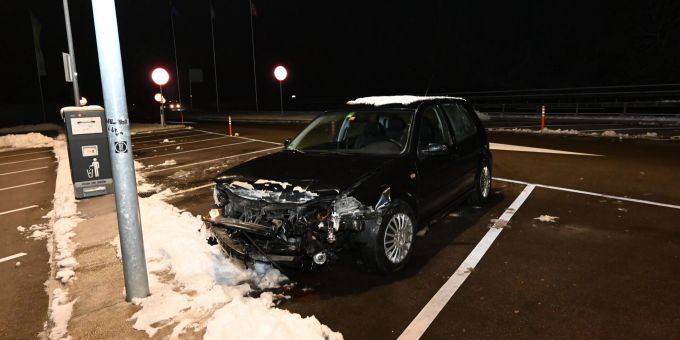 A1 bei Oberbüren SG - Lenker prallt in Leitplanke und fährt weiter