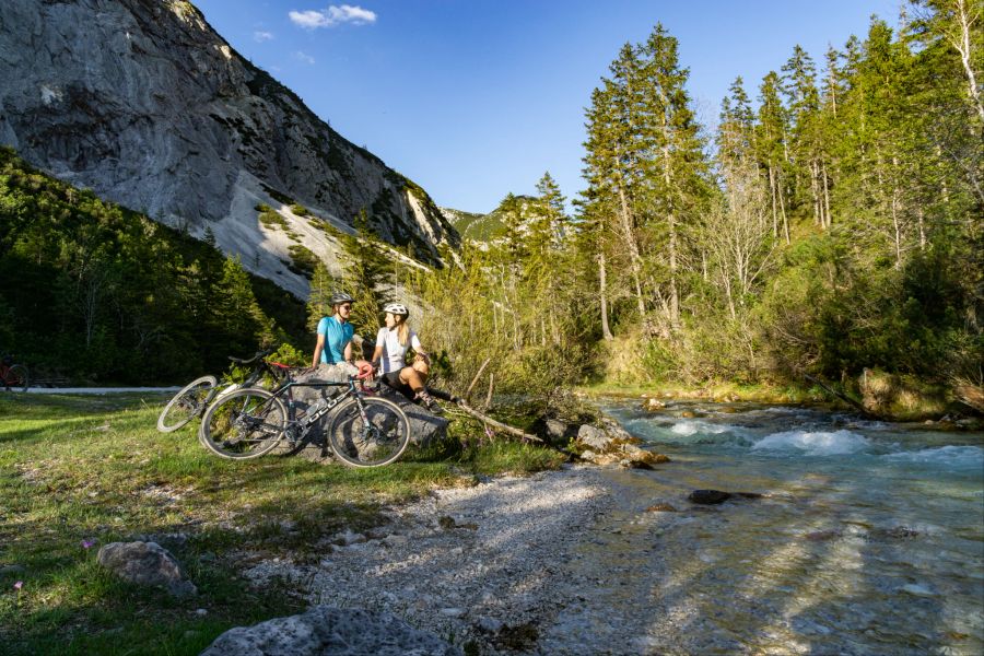 Im abwechslungsreichen Gelände auf 1200 Metern warten vom Frühjahr bis in den Spätherbst unzählige Velo-Abenteuer.