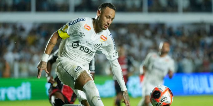 Neymar ist zurück auf dem Rasen. Neymar