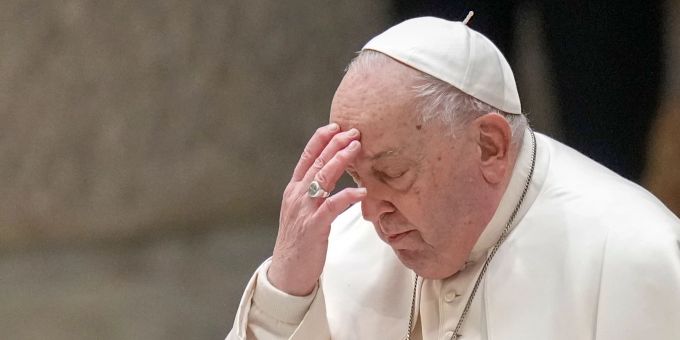 Der Gesundheitszustand von Papst Franziskus hat sich verbessert. Papst Franziskus