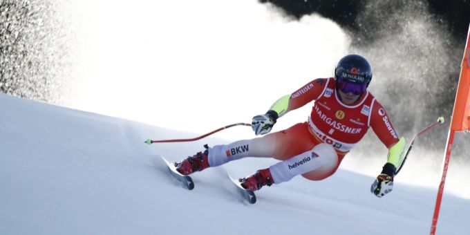 Gino Caviezel stürzt beim Super-G in Bormio mit der Startnummer 1. Gino Caviezel