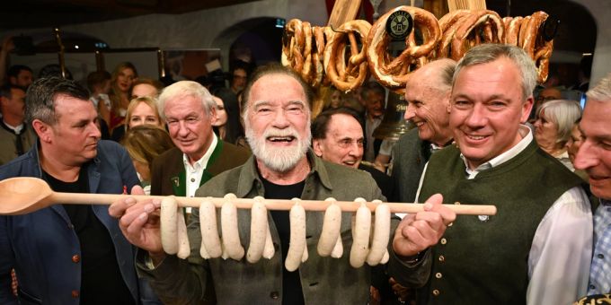 Arnold Schwarzenegger eröffnet die 32. Weißwurstparty im Stanglwirt. Weißwurstparty