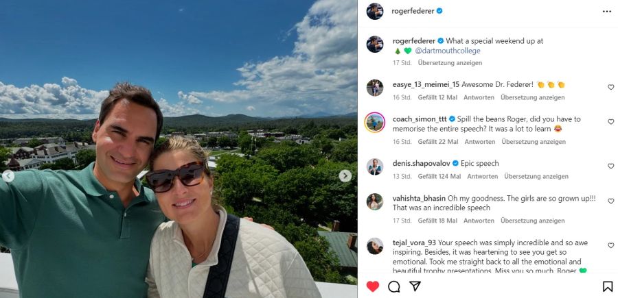 Roger Federer und Mirka Federer posieren für ein Selfie.