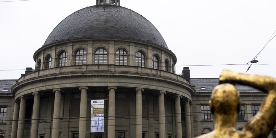 Wegen der Entsorgung einer potenziell gefährlichen Chemikalie findet am 7. Juni bei der ETH eine Teilevakuation statt. (Archivbild)