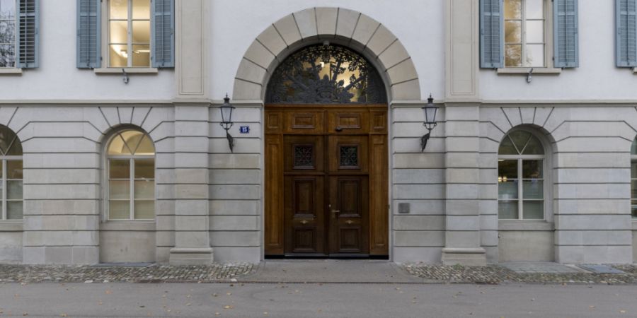 Ein 30-Jähriger bestritt am Donnerstag vor dem Zürcher Obergericht, seine Tochter verletzt zu haben. (Archivbild)
