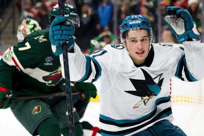 NHL Macklin Celebrini