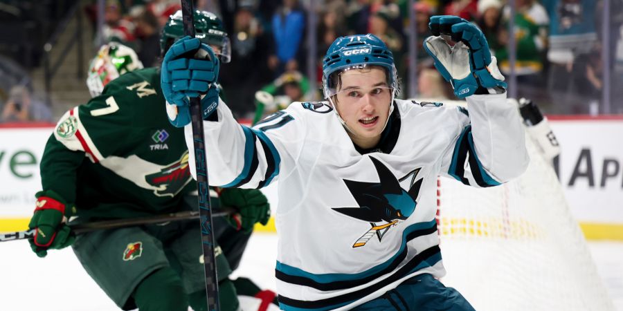 NHL Macklin Celebrini