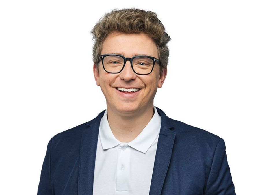 Reto Weiss ist Mitglied der FDP und sieht im Video einen Widerspruch.