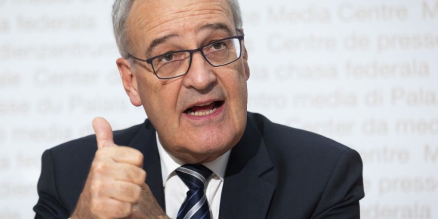 Mehr unternehmerische Freiheit und mehr Verantwortung für Bäuerinnen und Bauern, aber etwas weniger Geld für die Landwirtschaft: Bundespräsident Guy Parmelin stellt den Entwurf für...
