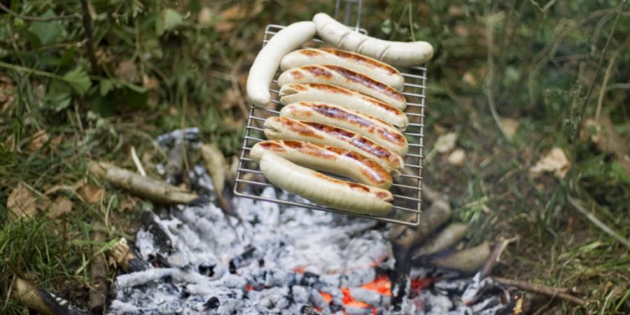 Im Kanton Zürich ist das Bräteln im Wald ab Donnerstag wieder erlaubt. (Symbolbild)