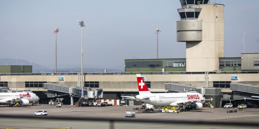 Der Flughafen Zürich baut einen neuen Tower und ein Dock. Die Pläne für das Dock A liegen nun öffentlich auf. (Archivbild)