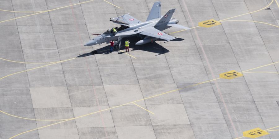 Die Kampfflugzeuge F/A-18 der Schweizer Luftwaffe haben noch nicht ausgedient. (Archivbild)
