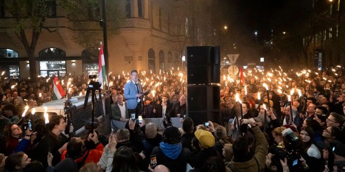 Korruptionsvorwürfe - Tausende Ungarn demonstrierten gegen Orbán