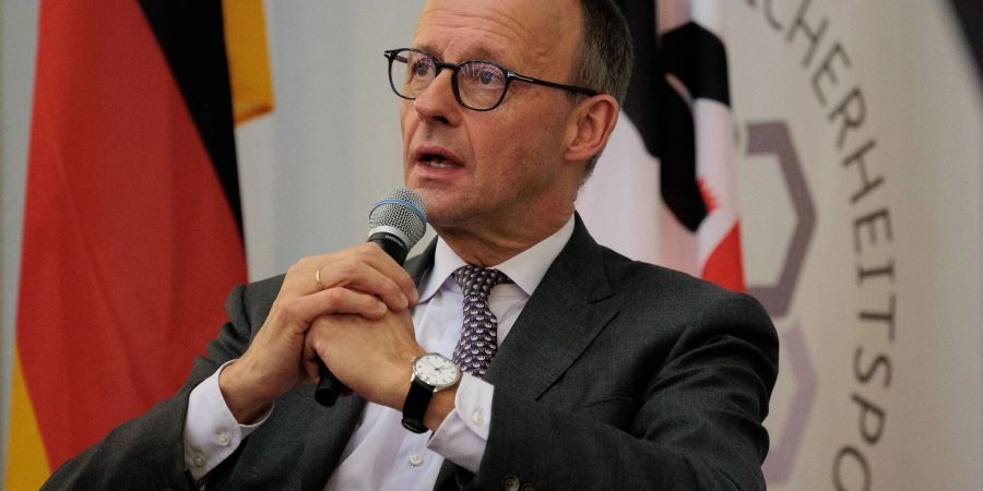 Friedrich Merz empört sich über Annalena Baerbock.