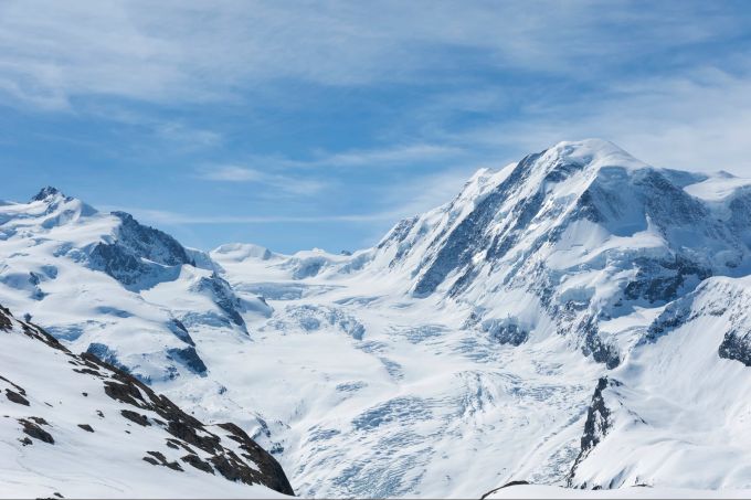 Hohe Berge prägen das Landschaftsbild der Schweiz. Berge