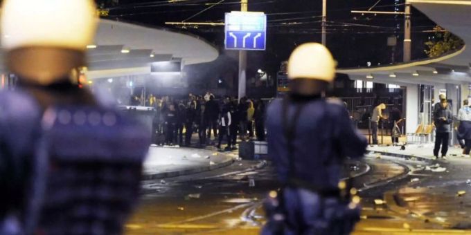 Hooligans & Co. - Zürcher Stadtpolizisten wechseln in Scharen aufs Land