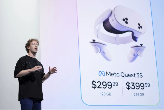 Meta-Chef Mark Zuckerberg bei der Vorstellung der Meta Quest 3S im September 2024. (Archivbild) Meta Quest 3S Zuckerberg