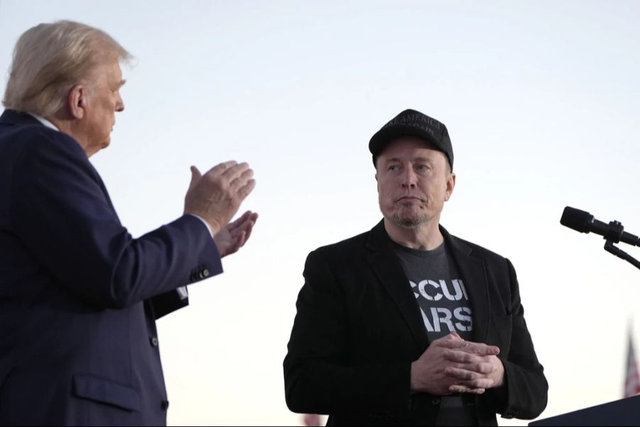 Die Frage sei allerdings: Was passiert, wenn Musk nicht einer Meinung mit Trump und Vance ist?