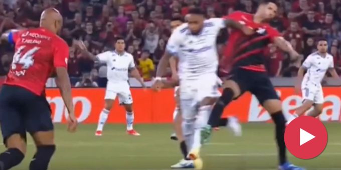Im Video - Ex-Lugano-Profi fliegt nach 3 (!) Sekunden vom Feld