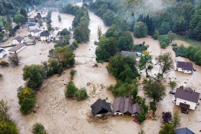 Bei Überschwemmungen und Erdrutschen in Bosnien-Herzegowina kamen mindestens 14 Menschen ums Leben (Foto aktuell). Hochwasser in Bosnien-Herzegowina