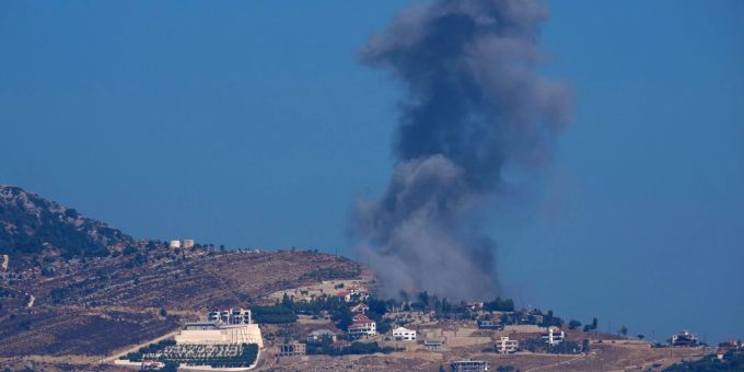 Der Konflikt zwischen Israel und der libanesischen Hisbollah-Miliz hat sich zuletzt drastisch verschärft. Der Konflikt zwischen Israel und der libanesischen Hisbollah-Miliz hat sich zuletzt drastisch verschärft.