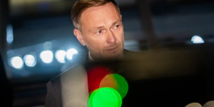 Der FDP-Parteivorsitzender Christian Lindner gibt nach seiner Entlassung durch Bundeskanzler Olaf Scholz ein Statement ab, am 6. November 2024. Christian Lindner Ampelkoalition