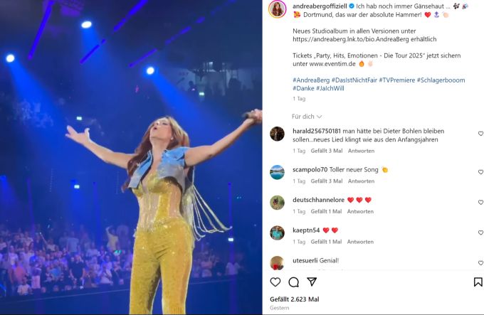 Von Kopf bis Fuss war Andrea Berg in gelben Glitzer gehüllt. Dazu kombinierte sie eine sehr kurze Jeansjacke mit Fransen. andrea berg in gelb