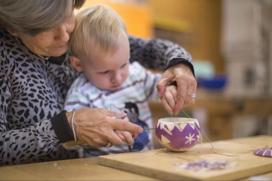 Räbeliechtliumzug Reinach Kindergärtler