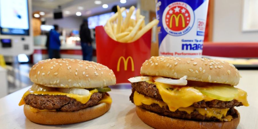 Der Quarter Pounder kann bei McDonald's nach dem E.coli-Vorfall wieder bestellt werden.