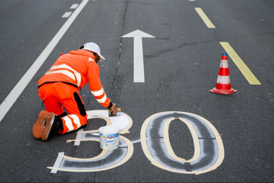 Bis Sommer 2025 wird auf dem stark befahrenen Abschnitt Tempo 30 eingeführt. (Symbolbild)