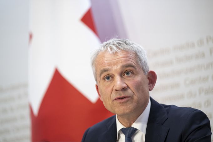 Jans erläuterte bei einer Medienrunde die Umsetzung der Schutzklausel. schutzklausel