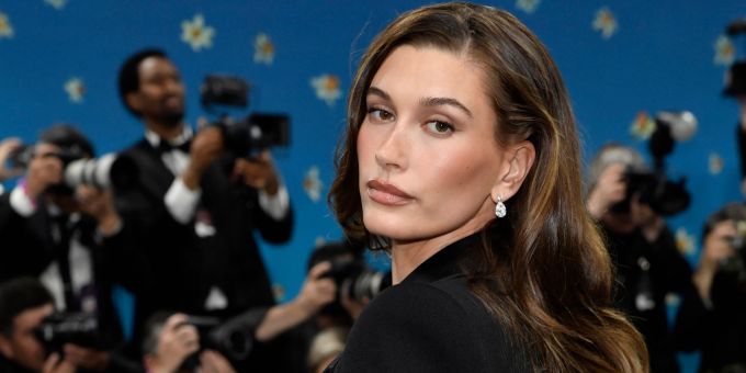 Hailey Bieber ist seit 2018 mit dem kanadischen Sänger Justin Bieber zusammen. (Archivbild) Hailey Bieber