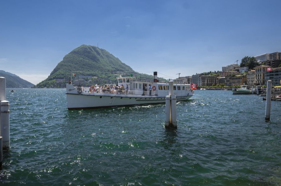 Die Tessiner Stadt Lugano bietet viele Erholungsmöglichkeiten. Wie wäre es zum Beispiel mit einem Nachmittag auf dem Luganersee?