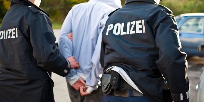 Mann Moschee anzünden Drohung
