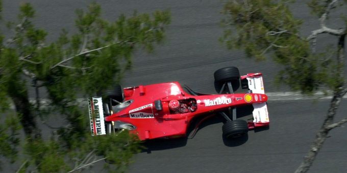 Ein Formel-1-Ferrari von Michael Schumacher ist für knapp 16 Millionen Euro versteigert worden. Michael Schumacher