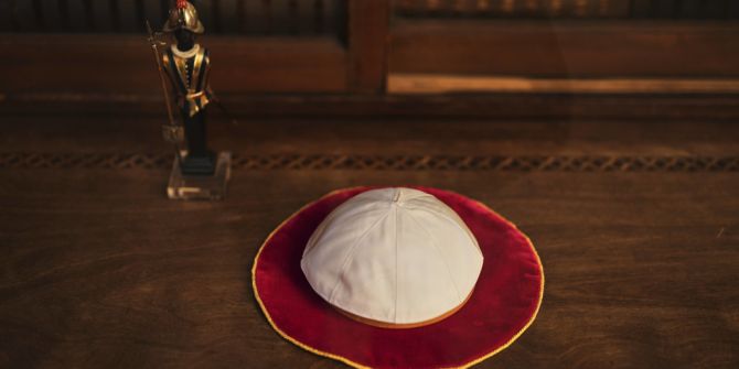 Papst Kopfbedeckung