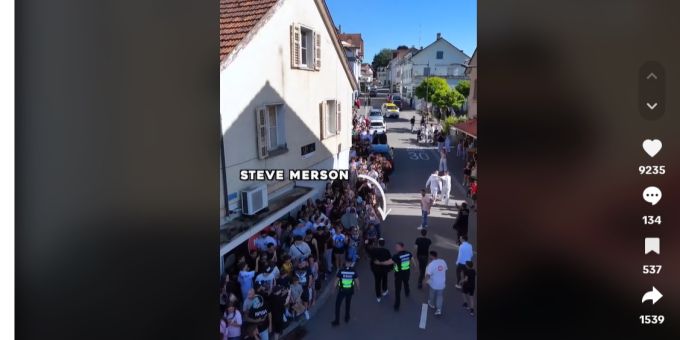 Zur Eröffnung eines Dönerladens in Amriswil TG kamen hunderte Menschen. Dönerladen