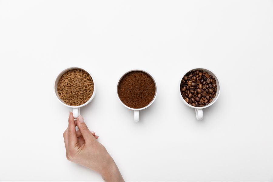 Verschiedene Kaffeearten in drei Tassen
