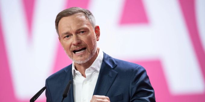 Christian Lindner beim FDP-Bundesparteitag in Berlin. scholz lindner