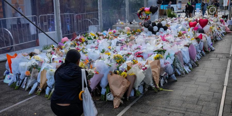 Der Bischof einer christlichen Gemeinde wurde bei einer Messe von einem 16-Jährigen attackiert.