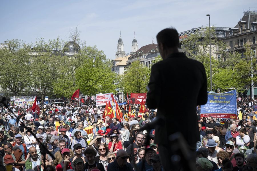 Auch den 1. Mai nutzt der SGB, hier mit Chefökonom Daniel Lampart, um höhere Löhne zu fordern.