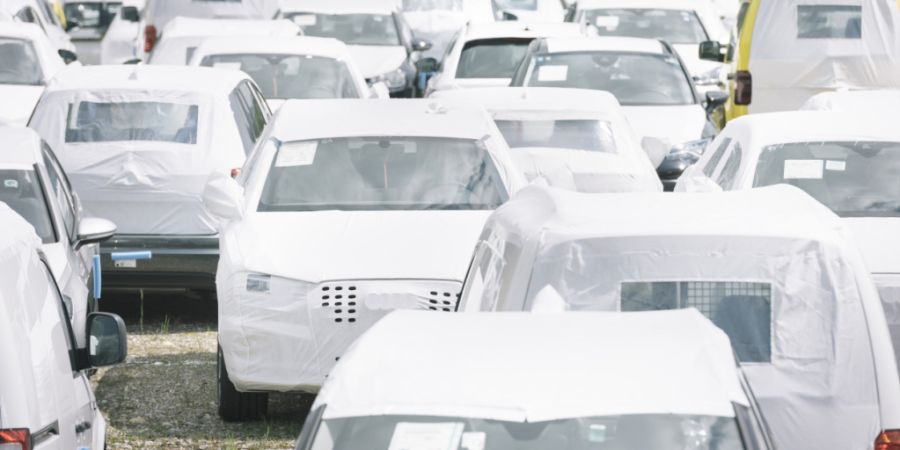 In der Schweiz sind die Preise für Neuwagen und Occasionsautos gesunken. Grund dafür dürfte das gestiegene Angebot günstiger Autos aus China sein.(Symbolbild)