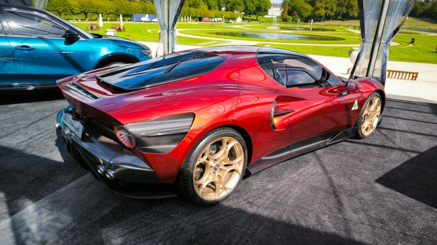 Alfa_Romeo_33_Stradale