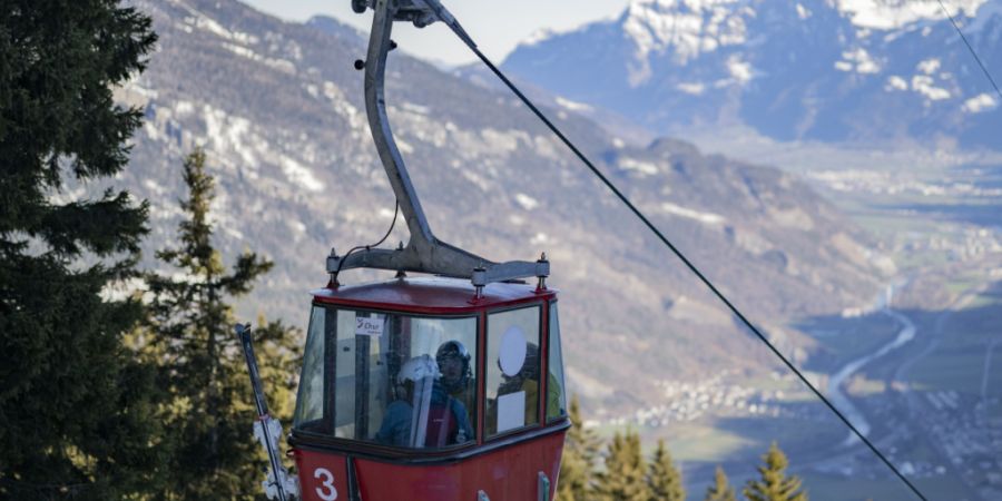 Die zweite Sektion der Brambrüeschbahn ist veraltet und sollte durch eine neue 10er-Gondelbahn ersetzt werden. Aus dem Vorhaben wird jedoch vorerst nichts. Das Stimmvolk sagte Nein.