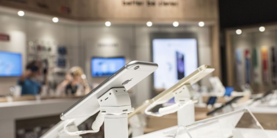 Der Handyverkäufer Mobilezone zeigt sich für das laufende Jahr zuversichtlich. Das Unternehmen konzentriert sich künftig nur noch auf den Schweizer Markt, der 125 Standorte umfasst. ...