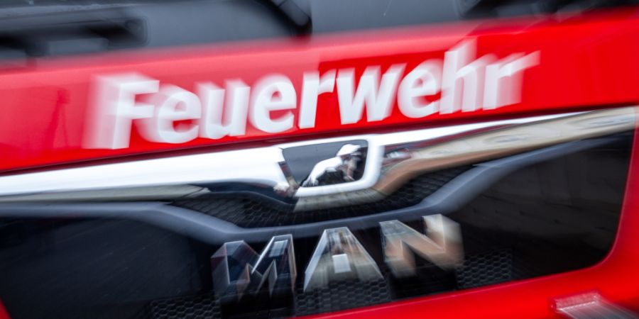 Die Feuerwehr rückte am Donnerstag wegen eines Brandes in Arch BE aus. (Symbolbild)