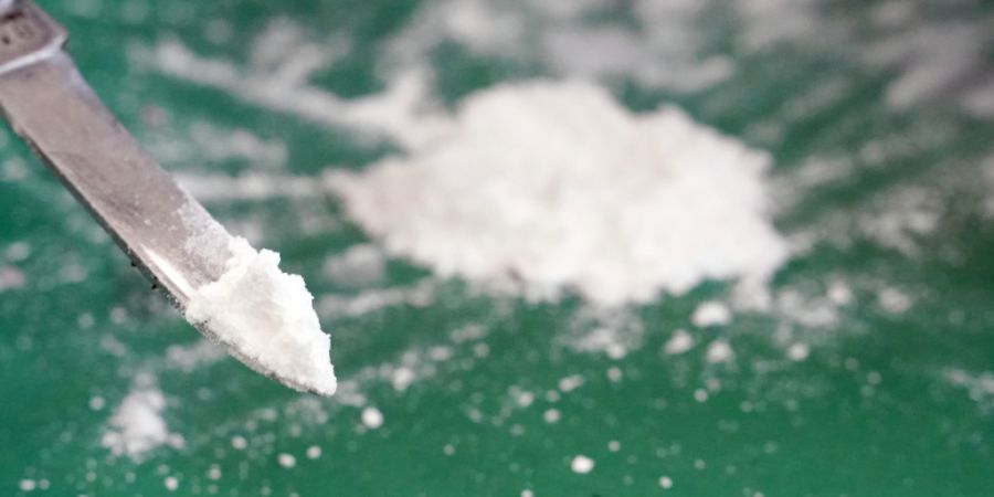 Bei einer Hausdurchsuchung im Bezirk March stellte die Kantonspolizei Schwyz eine grössere Menge Kokain sicher. (Symbolbild)