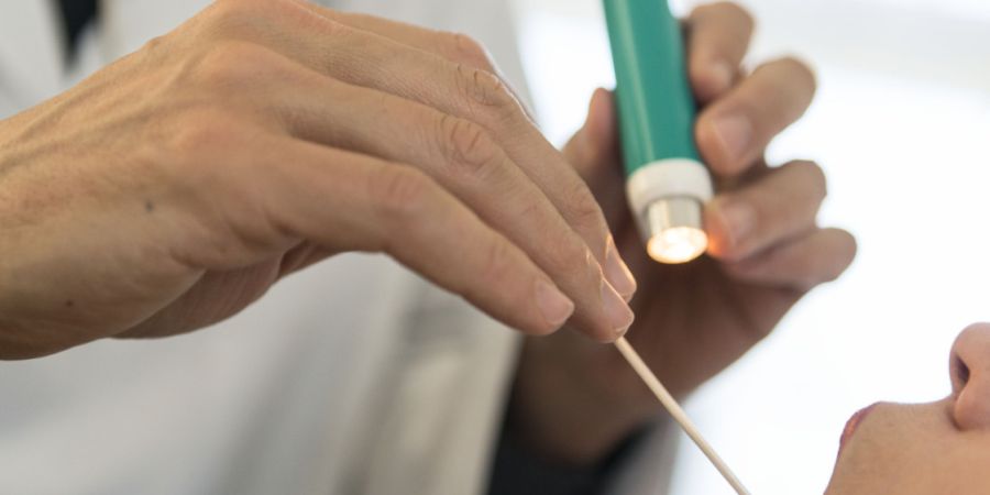 Der Urner Erziehungsrat plant die Einführung einer Fachperson Schulgesundheit, um die Arztpraxen und Schulen zu entlasten. (Symbolbild)